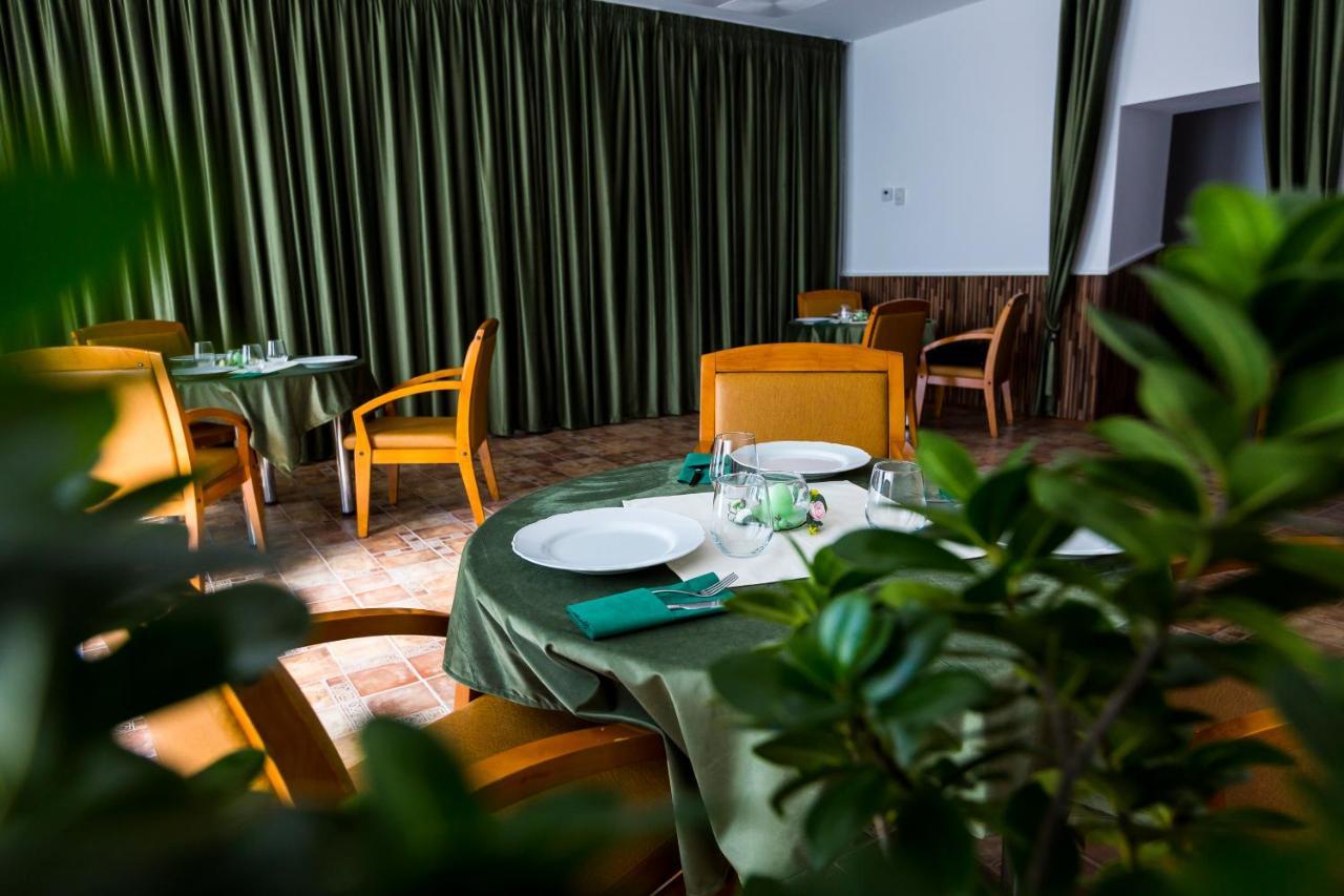 Royal Inn Busteni-Adults Only Exterior photo